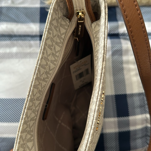 NWT Michael Kors jet set travel large logo messenger bag vanilla - Picture 6 of 7